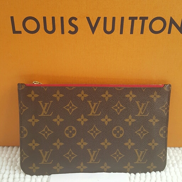 Louis Vuitton Handbags - Louis Vuitton Neverfull Mm Monogram Pouch